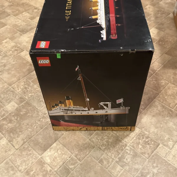 LEGO 10294 Titanic Brand New in Sealed Box w/original lego shipping box - Image 4