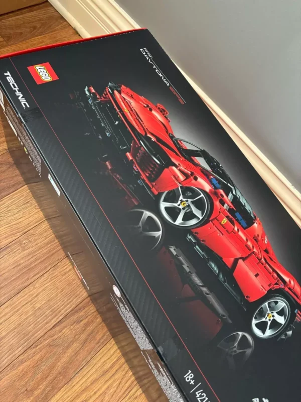 Lego Technic Ferrari Daytona SP3 (42143) AUTHENTIC LEGO - Image 3