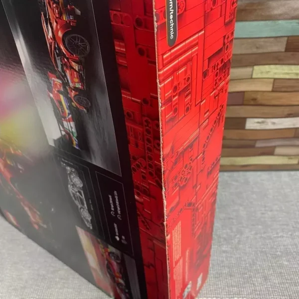 LEGO TECHNIC: Ferrari 488 GTE “AF Corse - Image 5